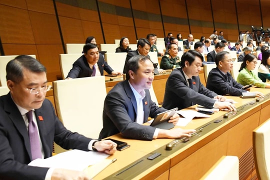 Khẳng định vai trò cầu nối vững chắc giữa Quốc hội và Nhân dân