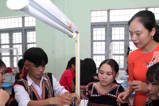 Phấn đấu 100% trung tâm học tập cộng đồng được bổ sung nhân lực để tổ chức hoạt động