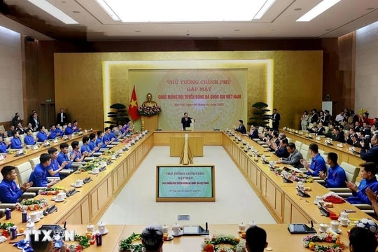 Thủ tướng Phạm Minh Chính gặp mặt, khen thưởng Đội tuyển Việt Nam