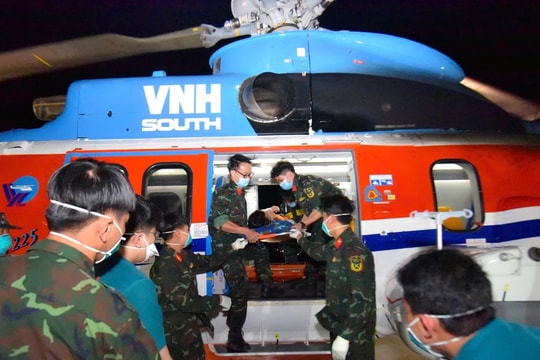 Dùng trực thăng cấp cứu, đưa thành công người bệnh từ đảo An Bang về đất liền điều trị