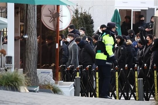 CIO và cảnh sát mâu thuẫn trong thi hành lệnh bắt giữ Tổng thống Hàn Quốc