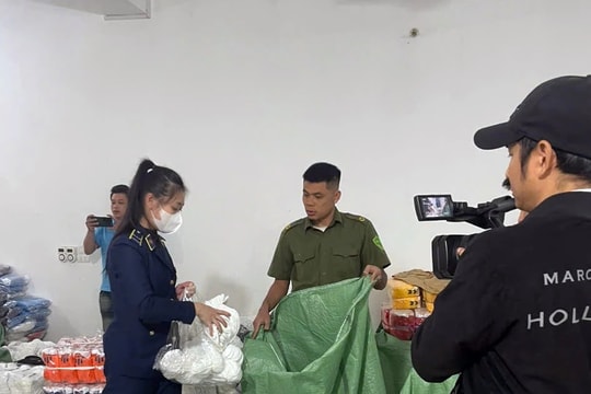 Phát hiện cơ sở sản xuất tất chân tại Quốc Oai giả mạo sản phẩm nhãn hiệu bảo hộ tại Việt Nam