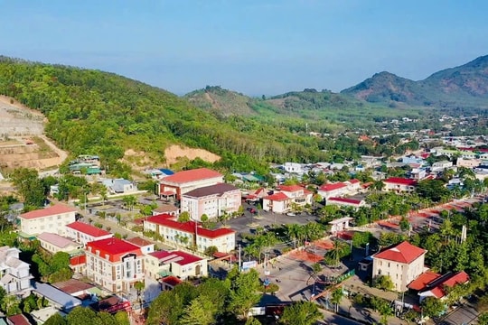 Hướng tới 50 năm giải phóng huyện Tánh Linh: Phát huy truyền thống, thúc đẩy phát triển bền vững