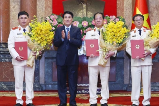 Chủ tịch nước trao quyết định bổ nhiệm Phó Viện trưởng Viện Kiểm sát nhân dân tối cao