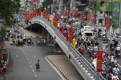 Hà Nội đề xuất xây mới 5 cầu vượt nhẹ để giảm ùn tắc 