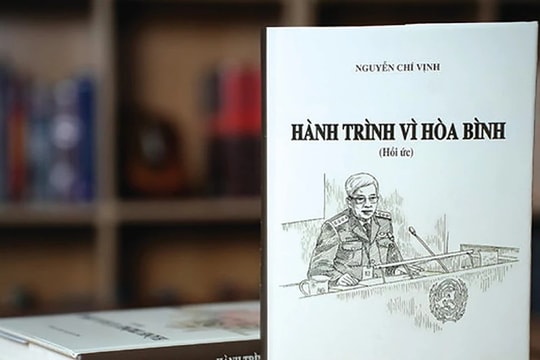 Ra mắt cuốn sách 'Hành trình vì hòa bình' của Thượng tướng Nguyễn Chí Vịnh
