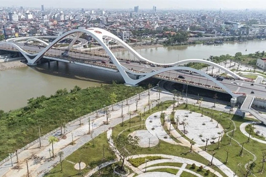 Hai Phong maintains double-digit growth rate for 10 consecutive years