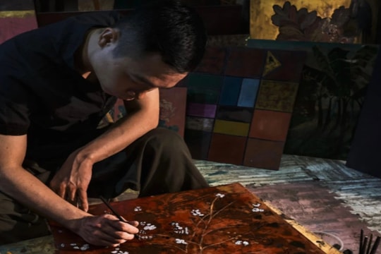 Triển lãm "Dưới tán cây rừng": Giao thoa cảm xúc con người và thiên nhiên