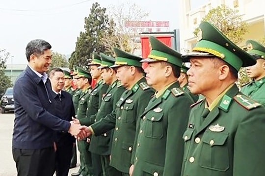 Đoàn công tác của Ủy ban Dân tộc thăm, chúc Tết người có uy tín tại tỉnh Lạng Sơn