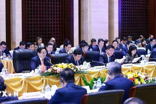 Thủ tướng Việt Nam - Lào đồng chủ trì Kỳ họp Ủy ban liên Chính phủ hai nước