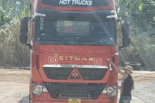 Đoàn xe chở đá có dấu hiệu quá tải cày nát hạ tầng giao thông tại huyện Hữu Lũng (Lạng Sơn): Mỏ đá tại xã Đồng Tiến từng bất chấp pháp luật, cố tình vi phạm thế nào?
