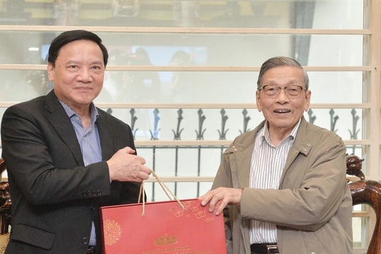 Phó Chủ tịch Quốc hội Nguyễn Khắc Định thăm, chúc tết các nguyên Phó Chủ tịch Quốc hội 