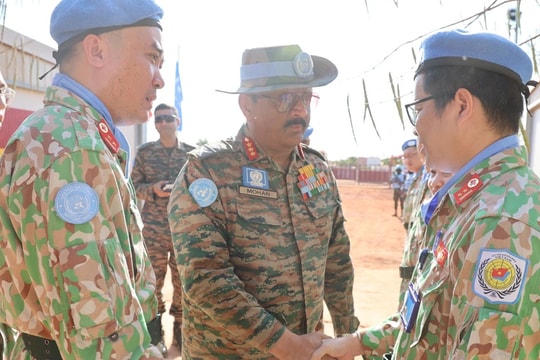 Tư lệnh Phái bộ UNMISS đánh giá đóng góp của Bệnh viện dã chiến Việt Nam