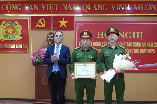 Phá đường dây 'tín dụng đen', Công an Đà Nẵng được Ngân hàng Nhà nước tặng Bằng khen