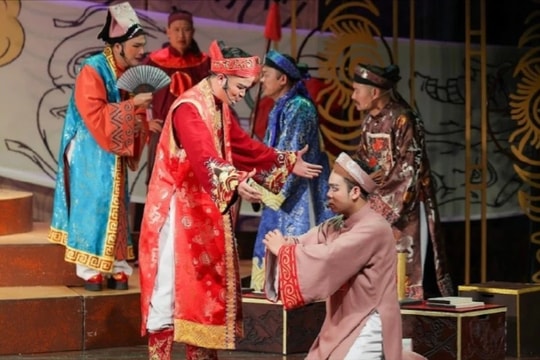 Vở chèo "Nước mắt Trạng Quỳnh" biểu diễn phục vụ công chúng dịp xuân Ất Tỵ