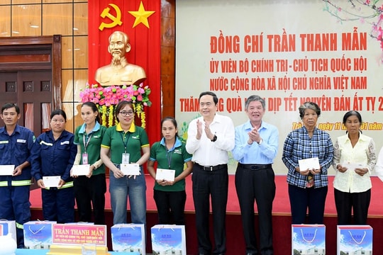 Chủ tịch Quốc hội Trần Thanh Mẫn thăm, tặng quà Tết gia đình chính sách, hộ nghèo, công nhân, người lao động tại Trà Vinh