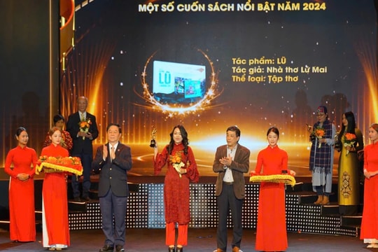 Trường ca "Lũ": Cuốn sách điện tử nổi bật năm 2024