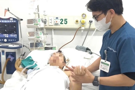 Người phụ nữ liệt toàn bộ người sau mũi tiêm giảm đau vai gáy