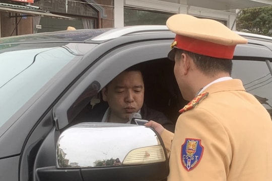 Hình thành thói quen tự giác và trách nhiệm với cộng đồng trong tham gia giao thông 