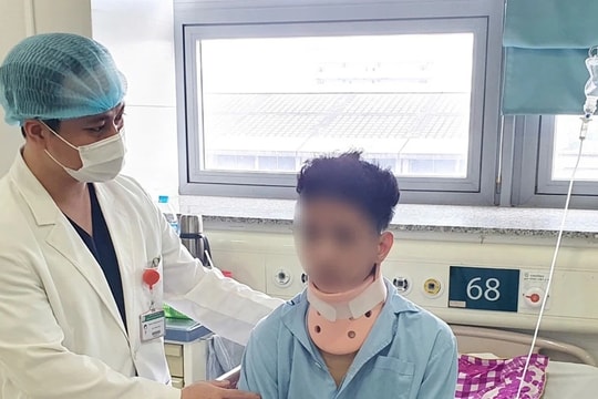 Lần đầu tiên tại Việt Nam, người bệnh gãy cột sống cổ được cứu chữa bằng phẫu thuật nội soi