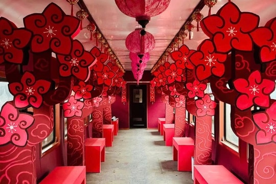 Ra mắt Chuyến tàu Xuân chạy xuyên giao thừa Ất Tỵ