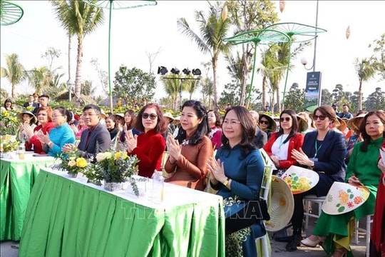 Phu nhân Tổng Bí thư Tô Lâm dự Chương trình ngoại giao văn hóa 'Bản hòa ca Tết Việt'