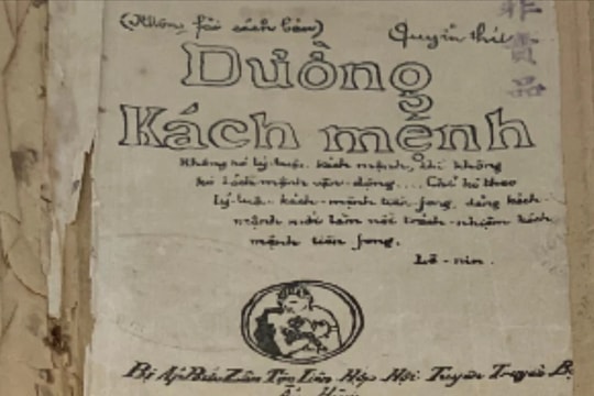 Trưng bày Bảo vật quốc gia “Đường kách mệnh”