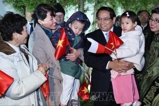 Thủ tướng Phạm Minh Chính và Phu nhân gặp gỡ cộng đồng người Việt Nam tại Ba Lan