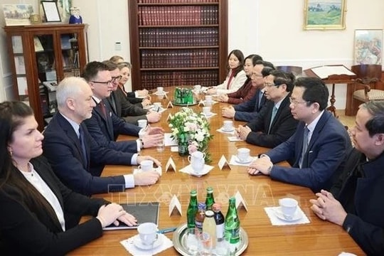 Thủ tướng Phạm Minh Chính hội kiến Chủ tịch Hạ viện Ba Lan Szymon Holownia