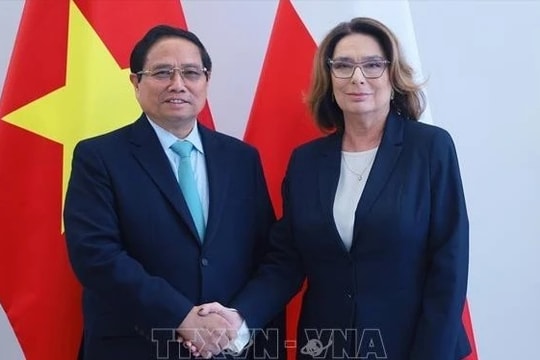 Thủ tướng Phạm Minh Chính hội kiến Chủ tịch Thượng viện Ba Lan