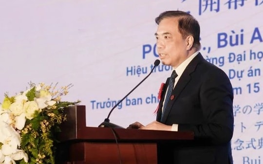 Trường Đại học Ngoại thương thực hiện sứ mệnh phụng sự xã hội bằng chuyển giao tri thức