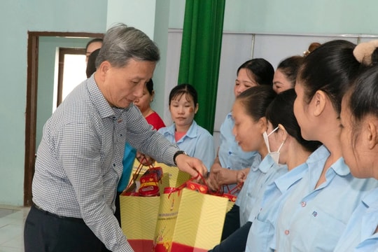 Chủ nhiệm Ủy ban Khoa học, Công nghệ và Môi trường Lê Quang Huy thăm, tặng quà Tết tại Bình Thuận