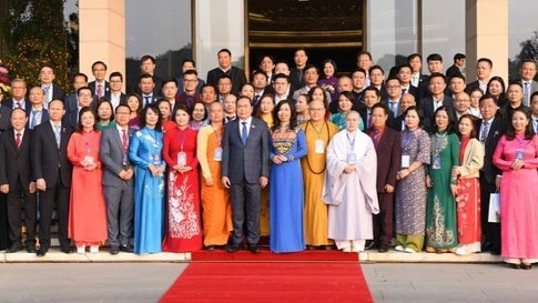 Chủ tịch Quốc hội Trần Thanh Mẫn gặp mặt đại biểu dự Chương trình “Xuân quê hương 2025”