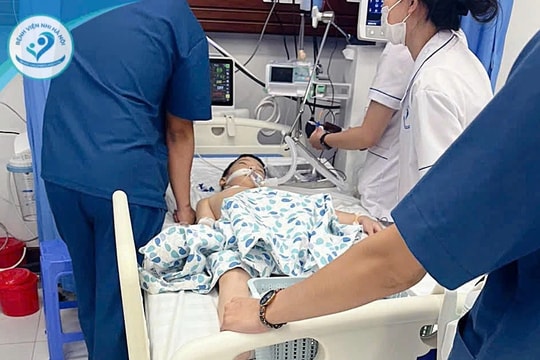 Bệnh nhi 6 tuổi tổn thương thần kinh nặng do ban xuất huyết nguy hiểm