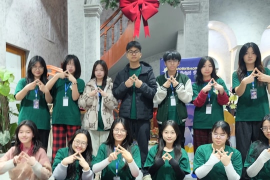 Học sinh THPT tại Hà Nội tổ chức WORKSHOP Mây Đan Sắc gây quỹ cho trẻ em khó khăn