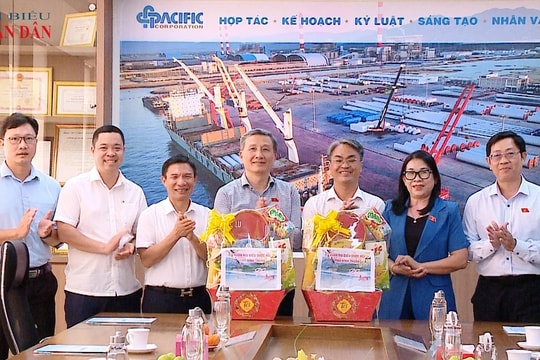 Chủ nhiệm Ủy ban Khoa học, Công nghệ và Môi trường Lê Quang Huy thăm, tặng quà Tết tại Bình Thuận