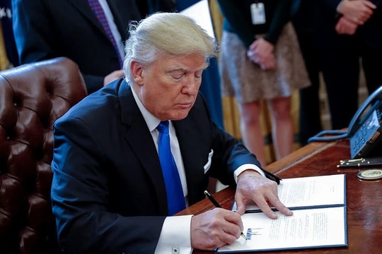 Ông Donald Trump sẽ làm gì trong ngày đầu tiên trở lại Phòng Bầu dục?