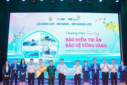 Tặng 1.200 gói bảo hiểm ung thư cho cán bộ chiến sĩ Binh chủng Hải quân