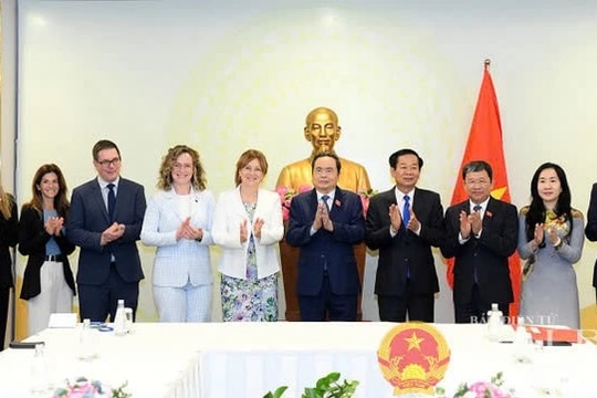 Chủ tịch Quốc hội Trần Thanh Mẫn tiếp Chủ tịch Quốc hội bang Québec, Canada