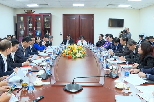 Thường trực Ủy ban Văn hóa, Giáo dục họp mở rộng cho ý kiến về tiếp thu, chỉnh lý dự thảo Luật Nhà giáo 