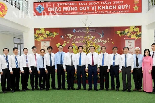 Chủ tịch Quốc hội Trần Thanh Mẫn thăm, làm việc với trường Đại học Cần Thơ 