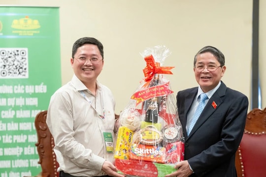 Phó Chủ tịch Quốc hội Nguyễn Đức Hải gặp gỡ các đơn vị phối hợp tổ chức Hội nghị APF tại Cần Thơ