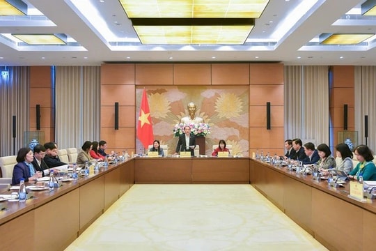 Thường trực Ủy ban Pháp luật họp thẩm tra sơ bộ 2 dự án Luật