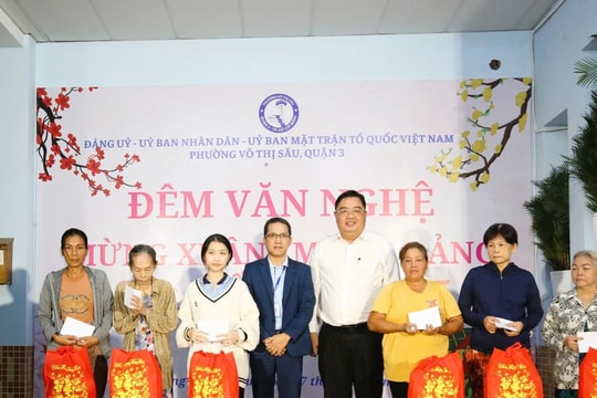 Vietbank hỗ trợ 30 triệu đồng cho công tác chăm lo Tết và hoạt động mừng Xuân Ất Tỵ 2025