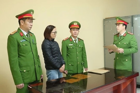Hà Tĩnh: Nữ nhân viên thu cước viễn thông bị khởi tố vì tham ô tài sản