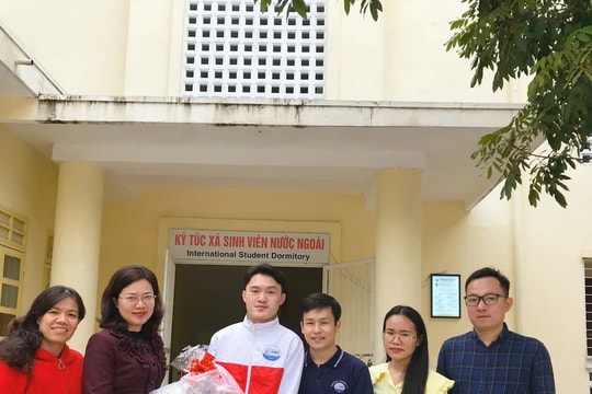 Trường Đại học Thủy lợi chăm lo chu đáo Tết Việt cho lưu học sinh Lào
