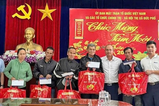 Tập đoàn Đèo Cả trao gần 500 phần quà Tết cho các gia đình có hoàn cảnh khó khăn