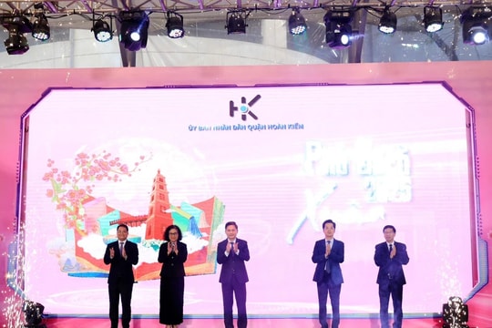 Phố Sách Xuân Ất Tỵ 2025: Tết công nghệ - Trí tuệ tỏa sáng