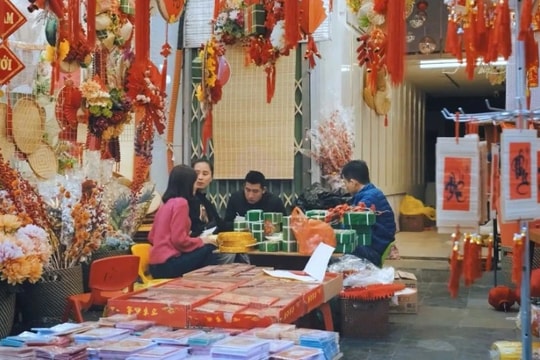 Các Đại sứ G4 thể hiện khả năng tiếng Việt qua ca khúc “Năm qua đã làm gì”