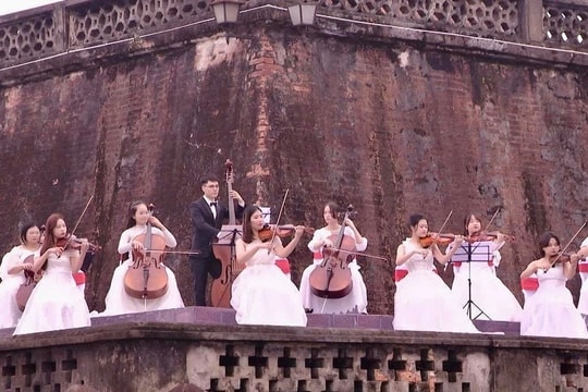 Hòa tấu chào năm mới Ất Tỵ 2025